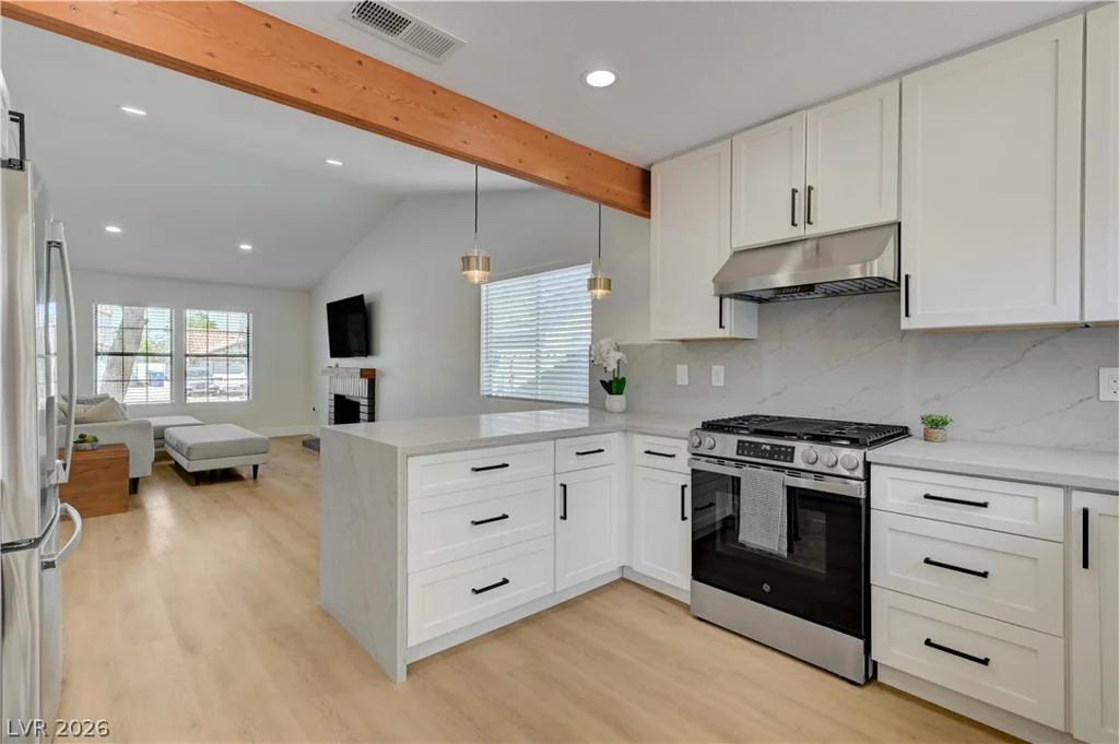 3131 White Rose, Henderson, NV 89014
