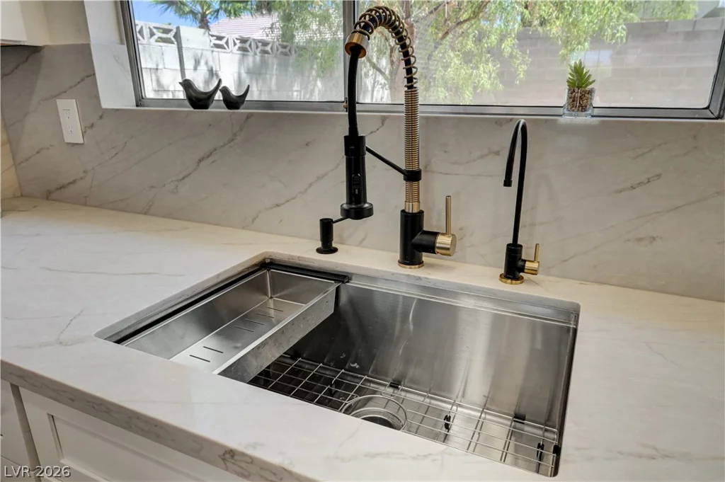 3131 White Rose, Henderson, NV 89014
