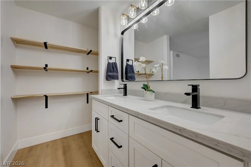 3131 White Rose, Henderson, NV 89014