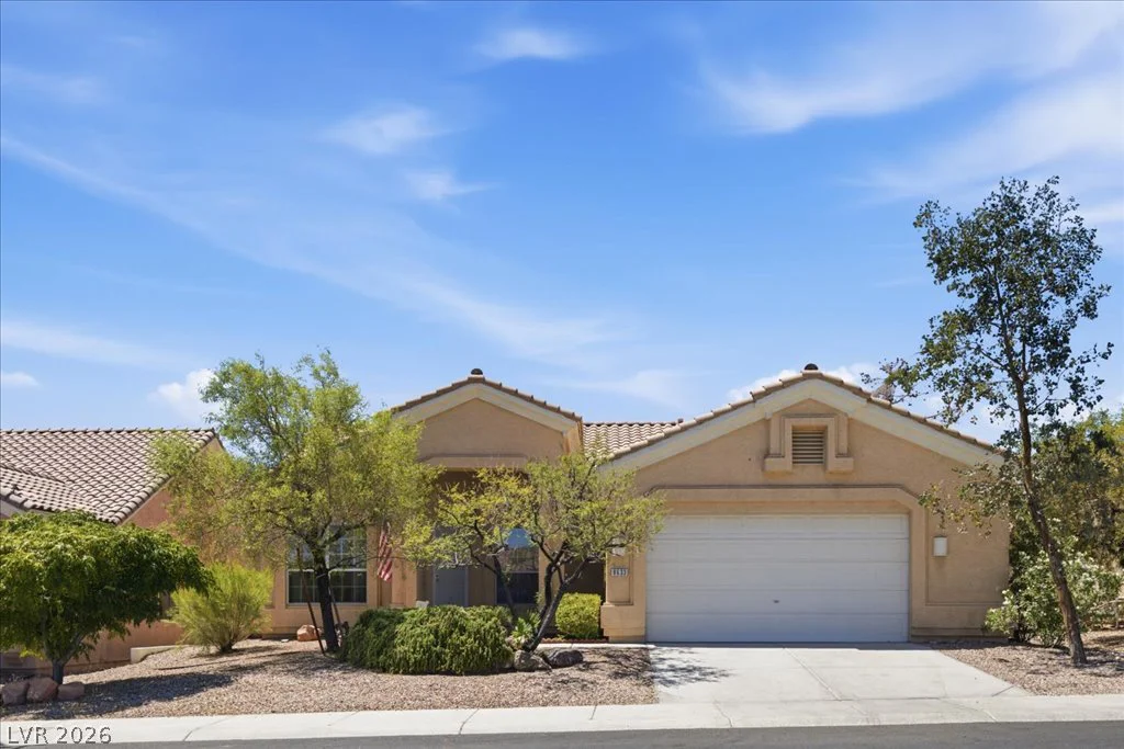 8633 Crest Hill, Las Vegas, NV 89145