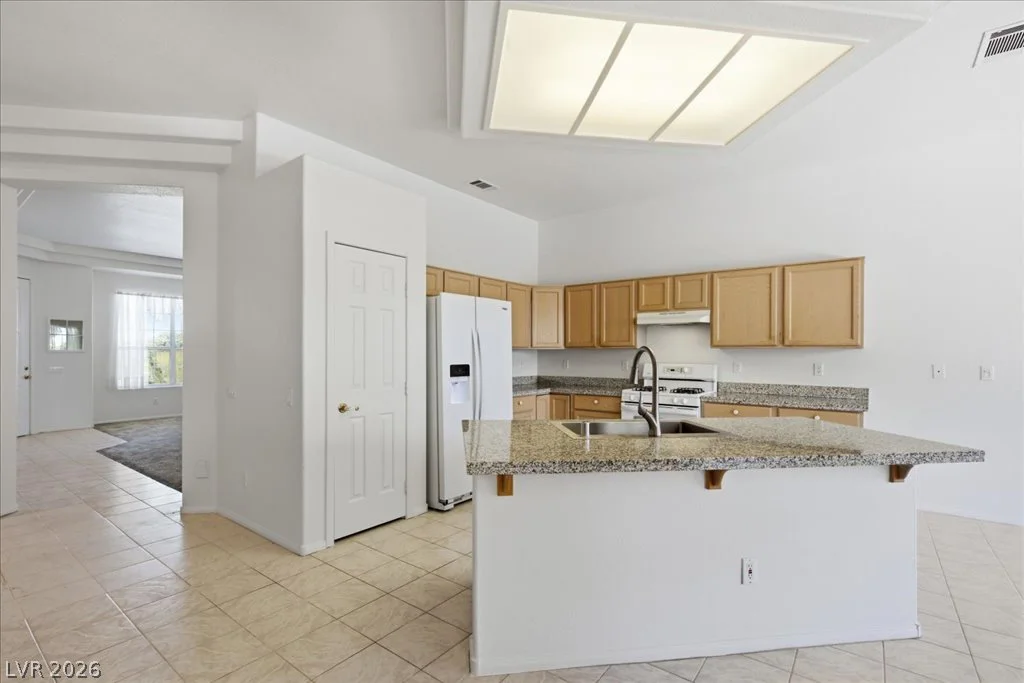 8633 Crest Hill, Las Vegas, NV 89145