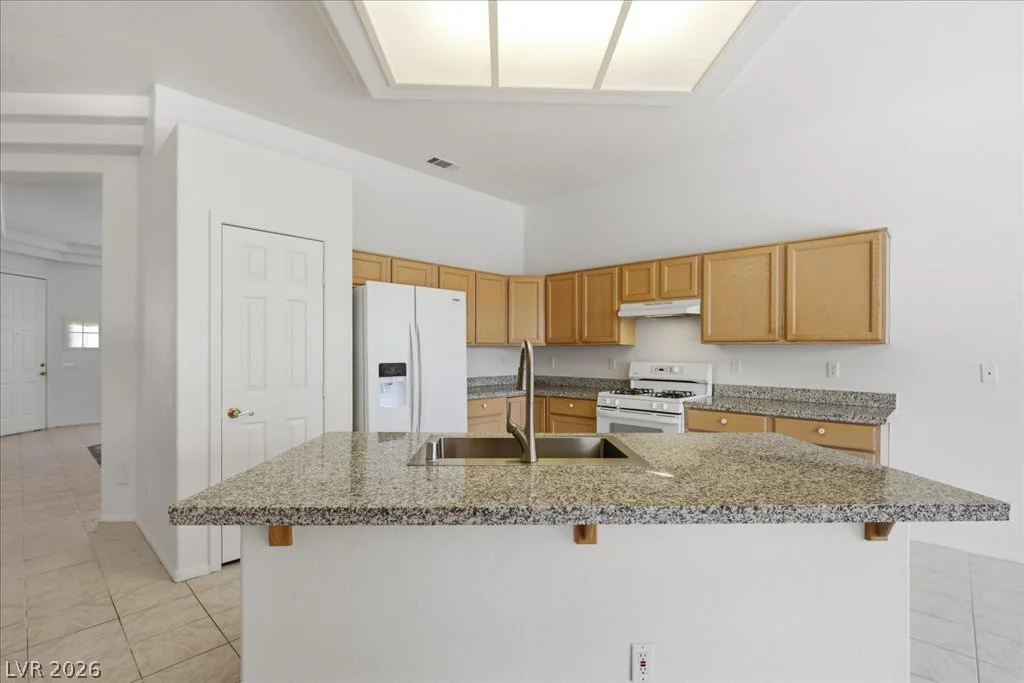 8633 Crest Hill, Las Vegas, NV 89145
