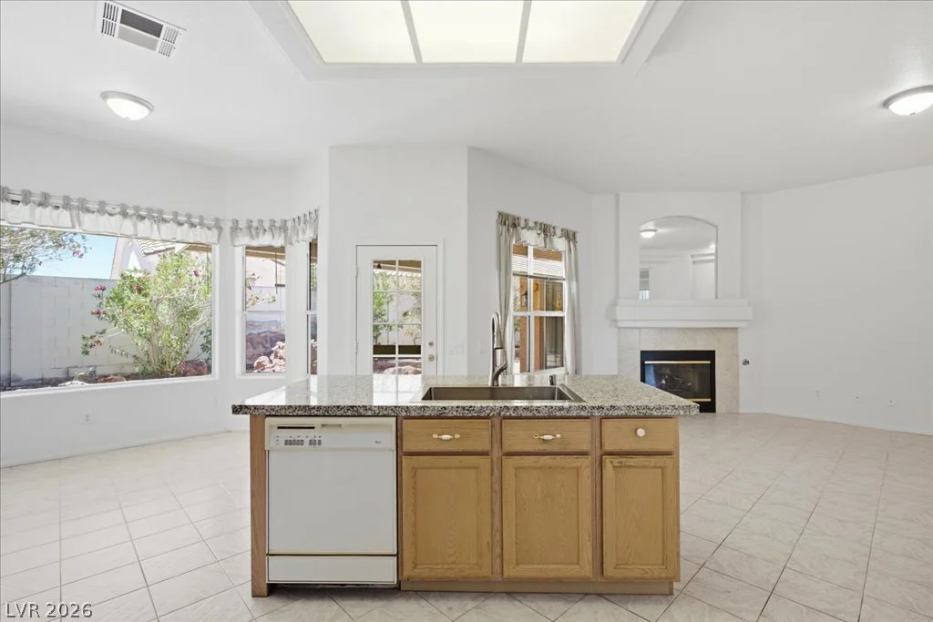 8633 Crest Hill, Las Vegas, NV 89145