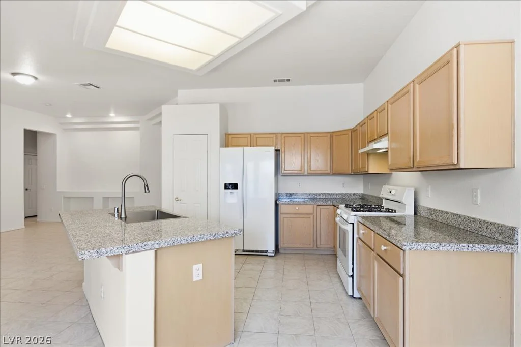 8633 Crest Hill, Las Vegas, NV 89145