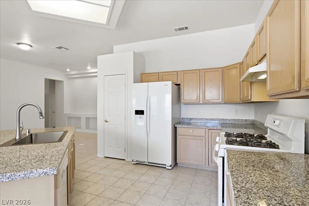 8633 Crest Hill, Las Vegas, NV 89145
