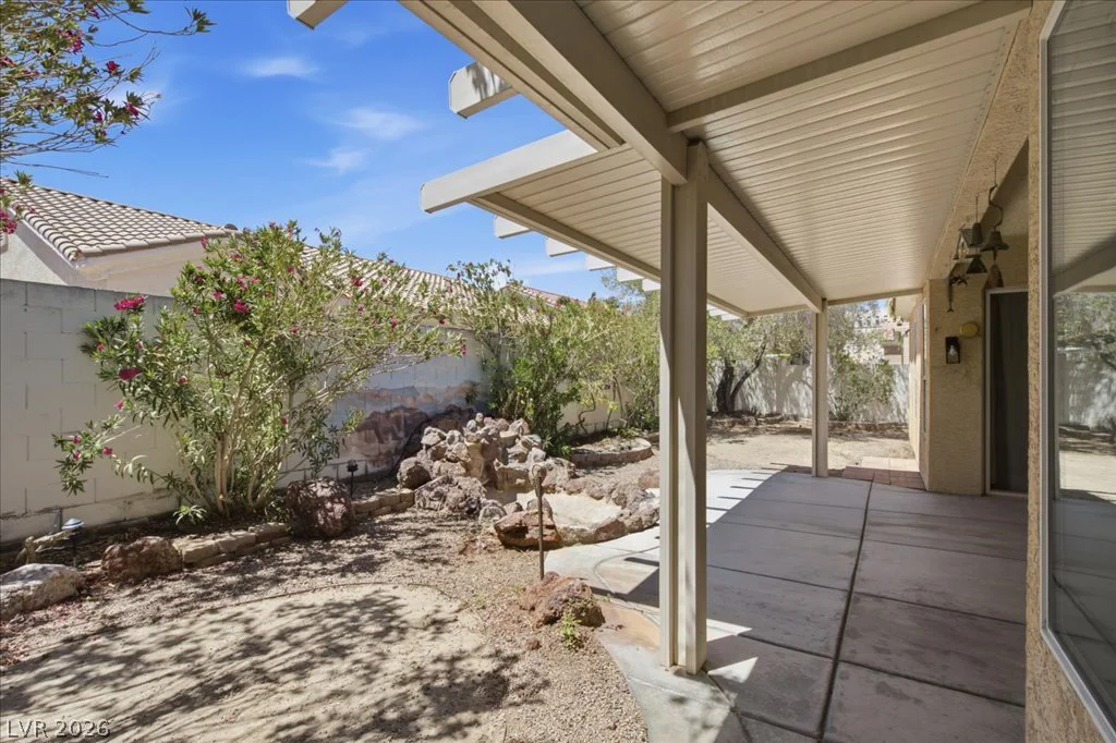 8633 Crest Hill, Las Vegas, NV 89145