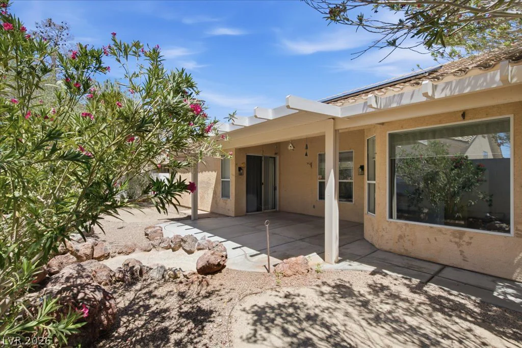 8633 Crest Hill, Las Vegas, NV 89145