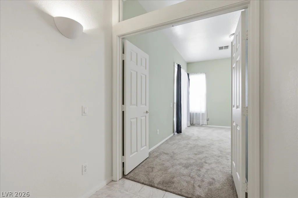 8633 Crest Hill, Las Vegas, NV 89145