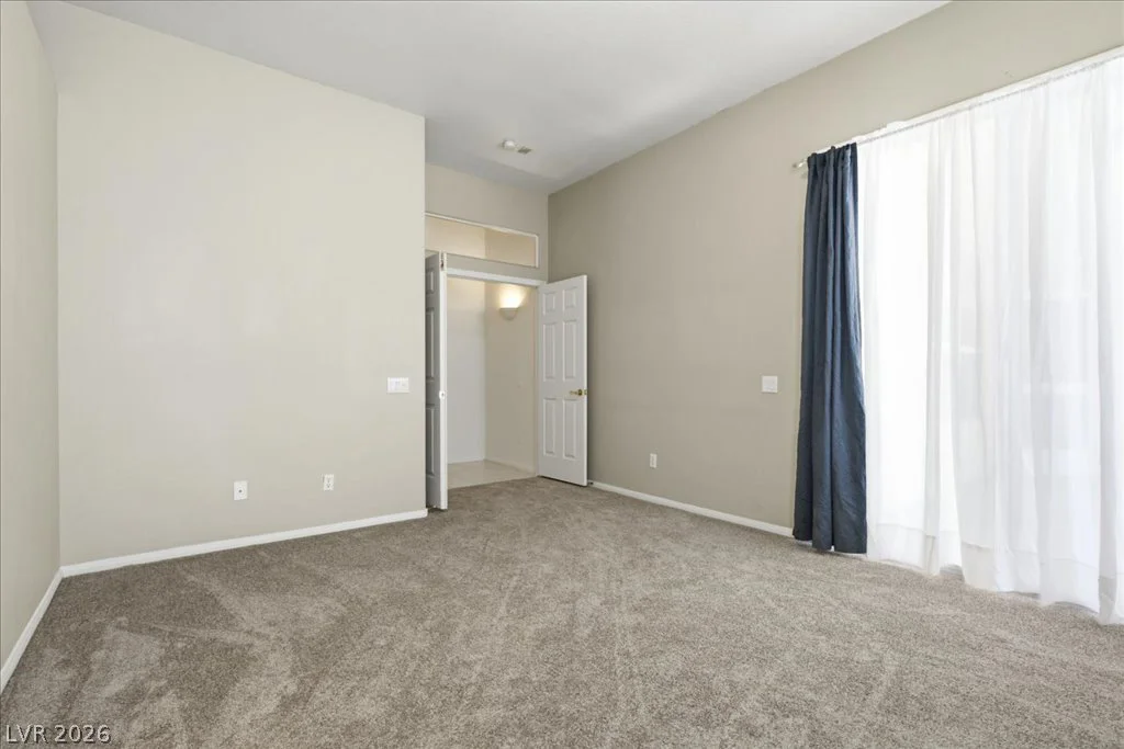 8633 Crest Hill, Las Vegas, NV 89145
