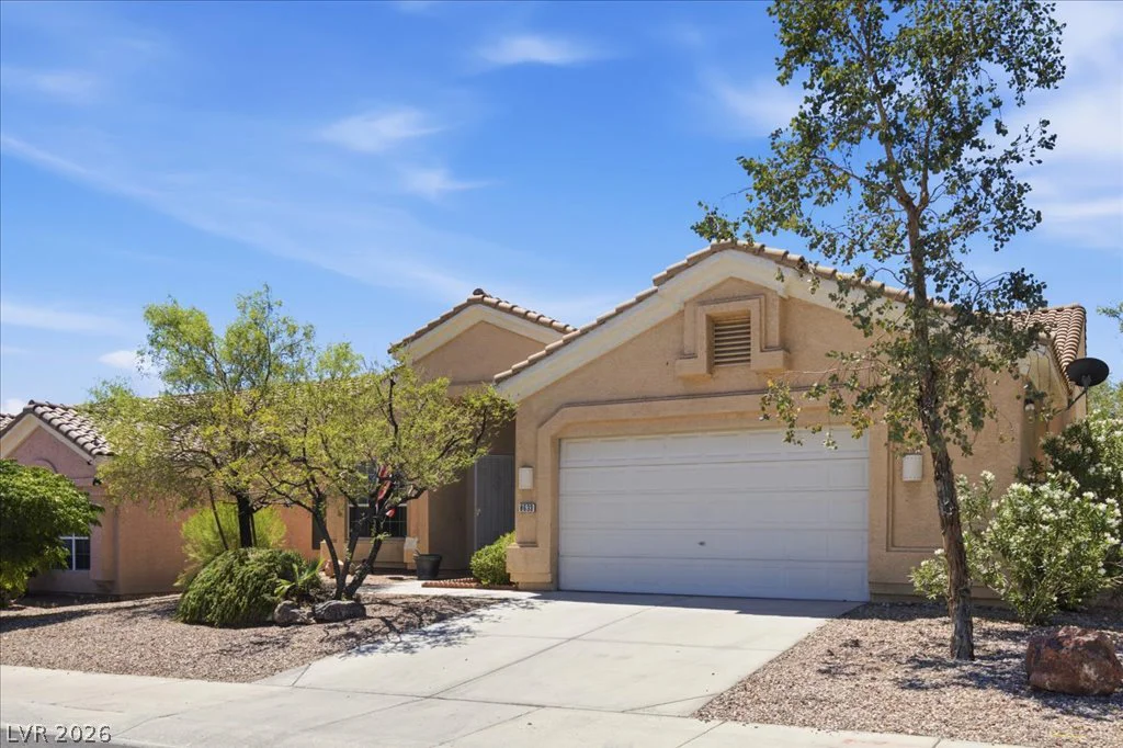 8633 Crest Hill, Las Vegas, NV 89145