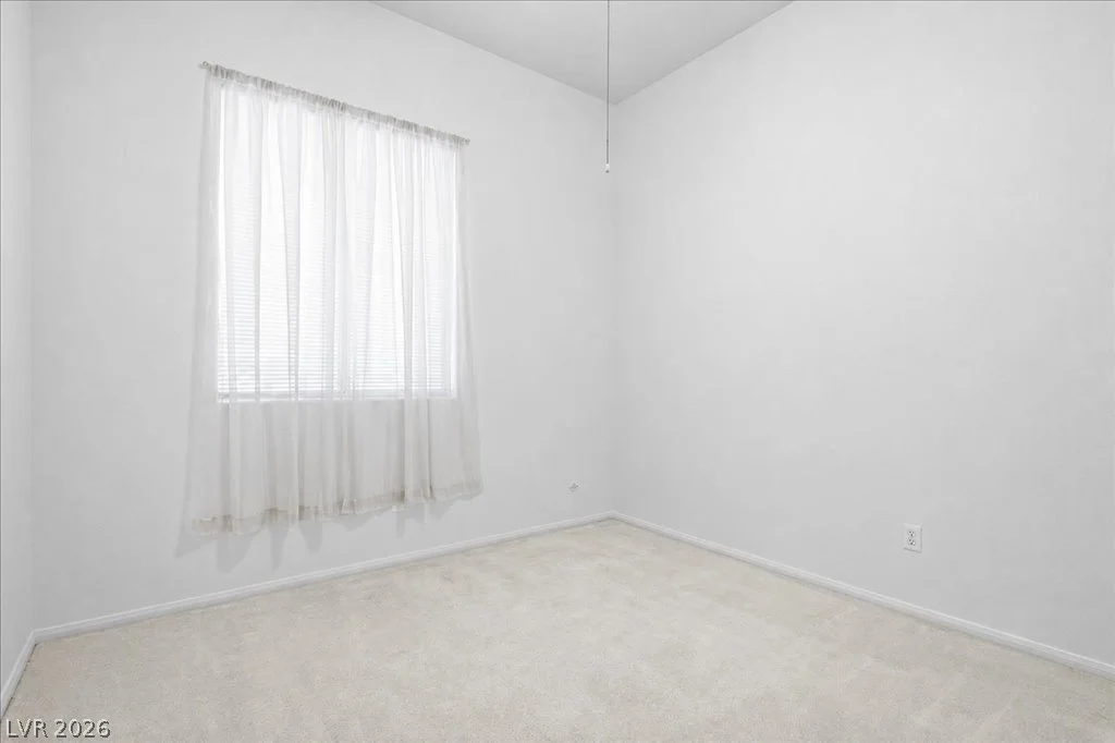 8633 Crest Hill, Las Vegas, NV 89145