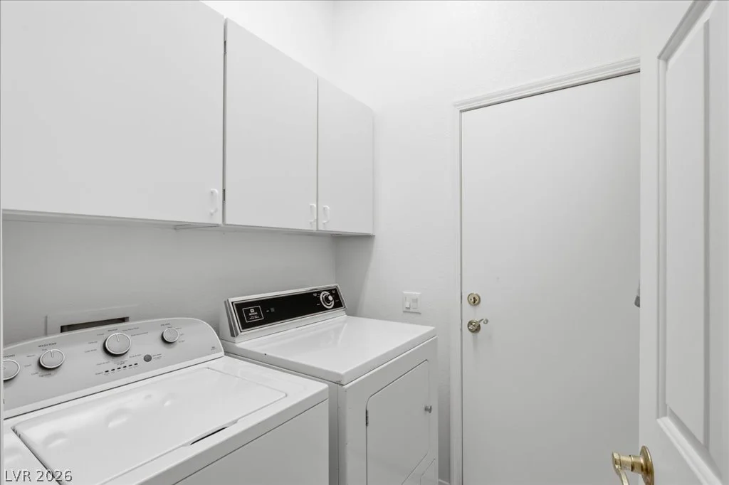 8633 Crest Hill, Las Vegas, NV 89145
