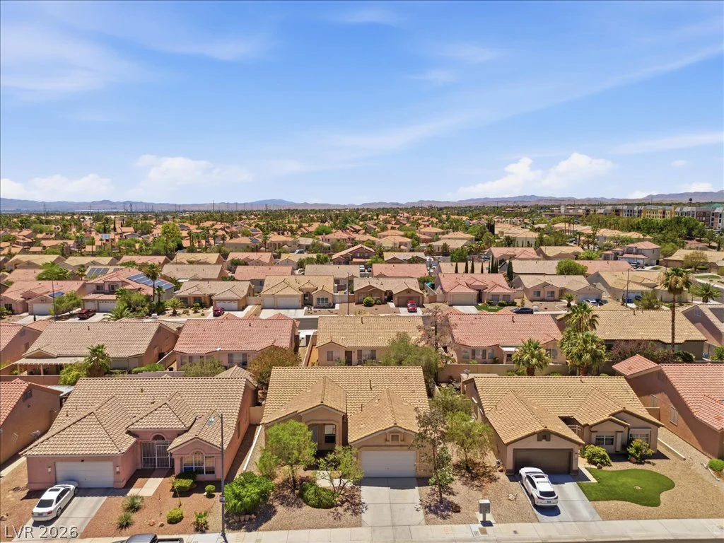 8633 Crest Hill, Las Vegas, NV 89145