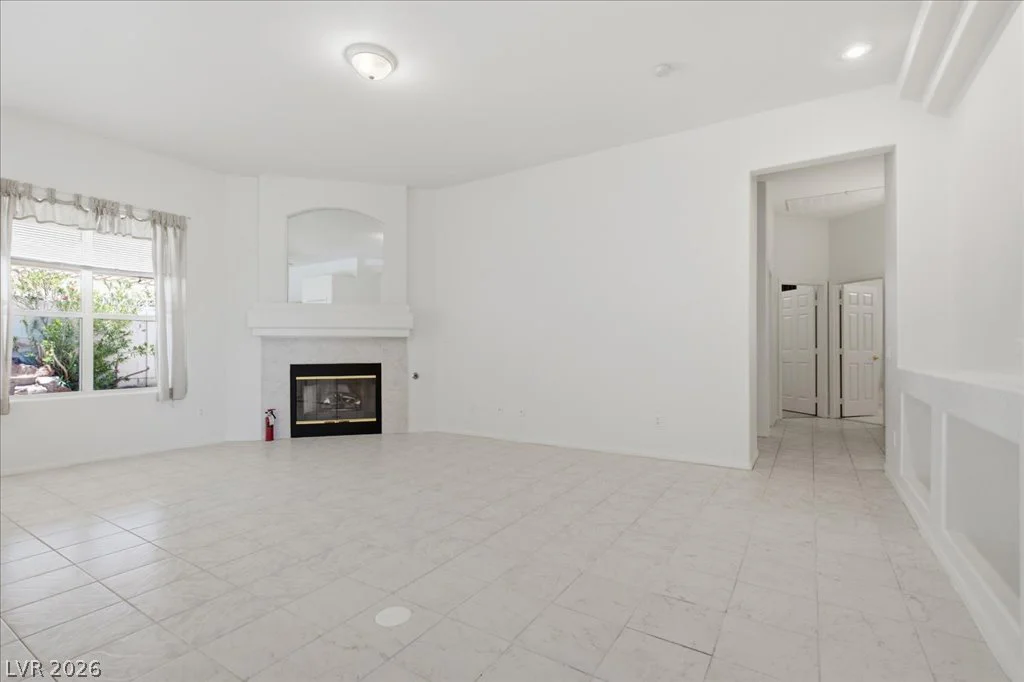 8633 Crest Hill, Las Vegas, NV 89145