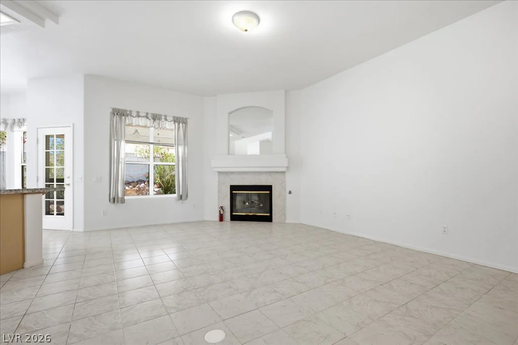 8633 Crest Hill, Las Vegas, NV 89145