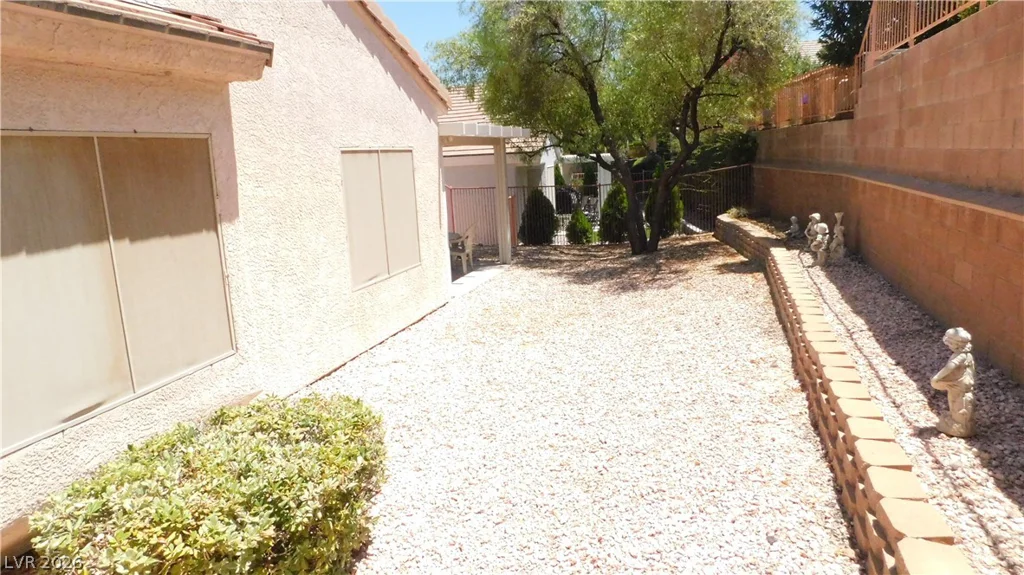 499 Elm Crest, Henderson, NV 89012