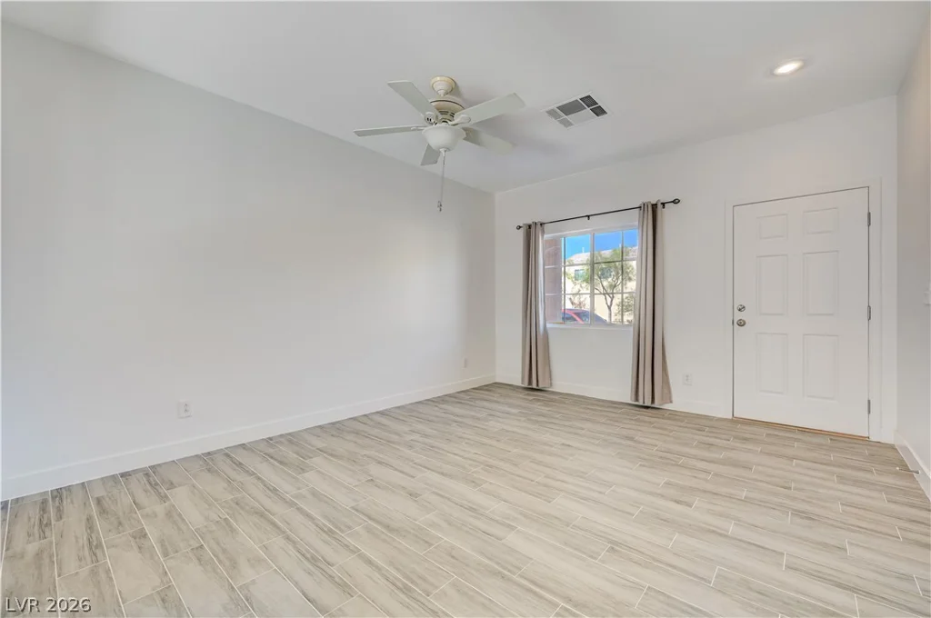 7439 Mariposa Grove, Las Vegas, NV 89139