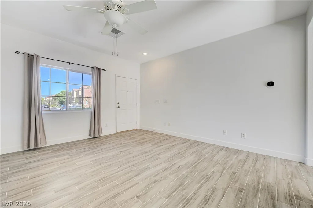 7439 Mariposa Grove, Las Vegas, NV 89139