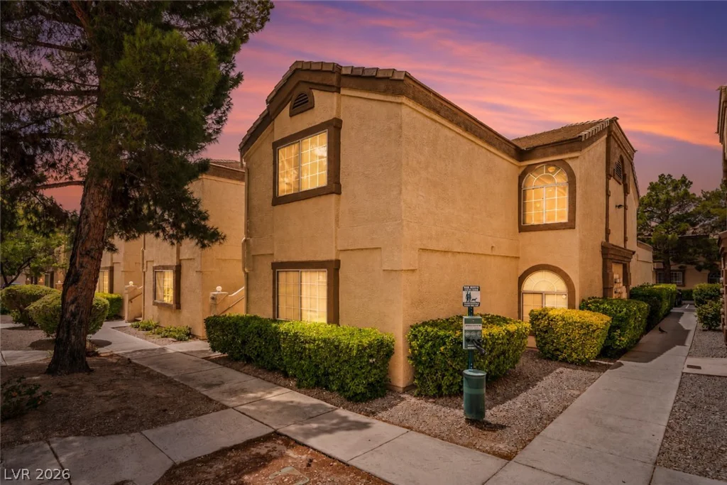 3636 Angela Robin, Las Vegas, NV 89129