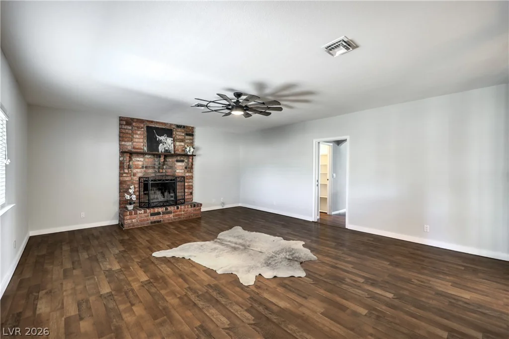 8910 Rosada Way, Las Vegas, NV 89149
