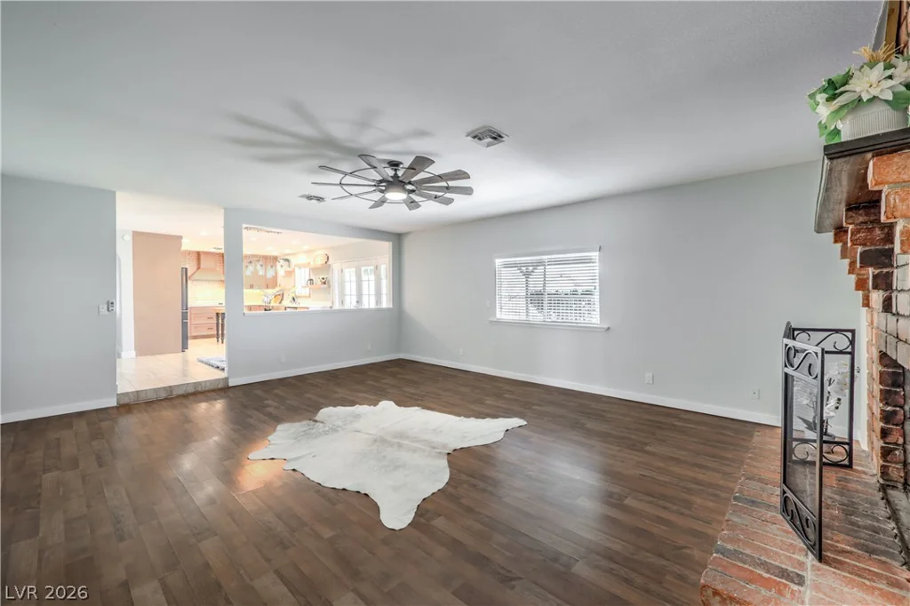8910 Rosada Way, Las Vegas, NV 89149
