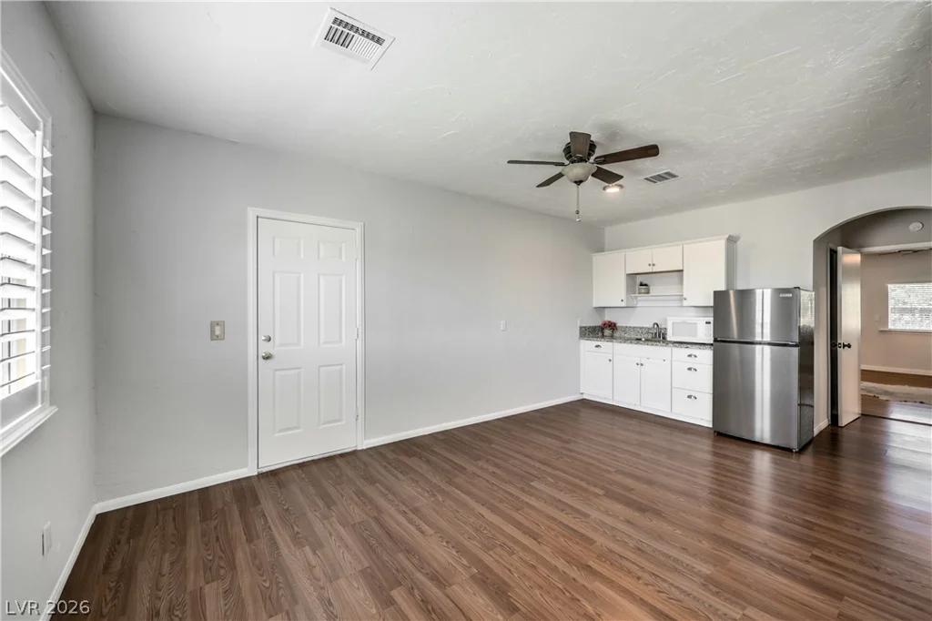 8910 Rosada Way, Las Vegas, NV 89149