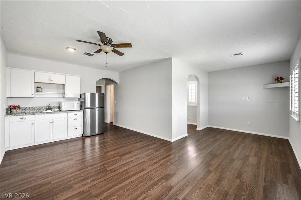 8910 Rosada Way, Las Vegas, NV 89149