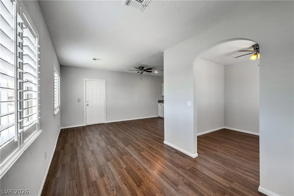8910 Rosada Way, Las Vegas, NV 89149
