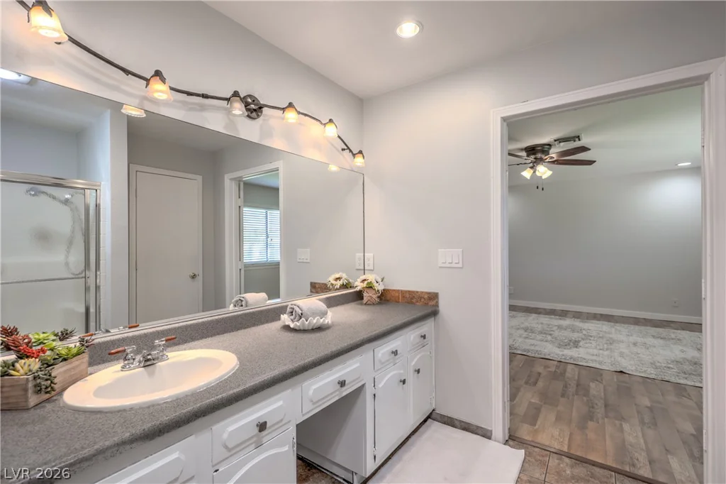 8910 Rosada Way, Las Vegas, NV 89149