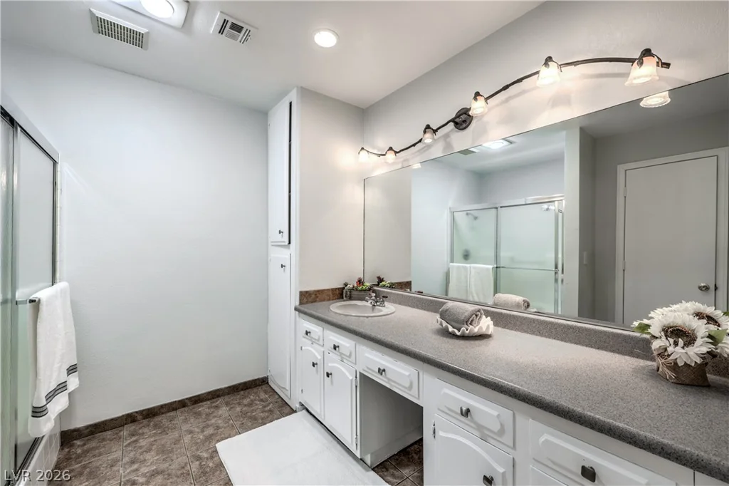 8910 Rosada Way, Las Vegas, NV 89149