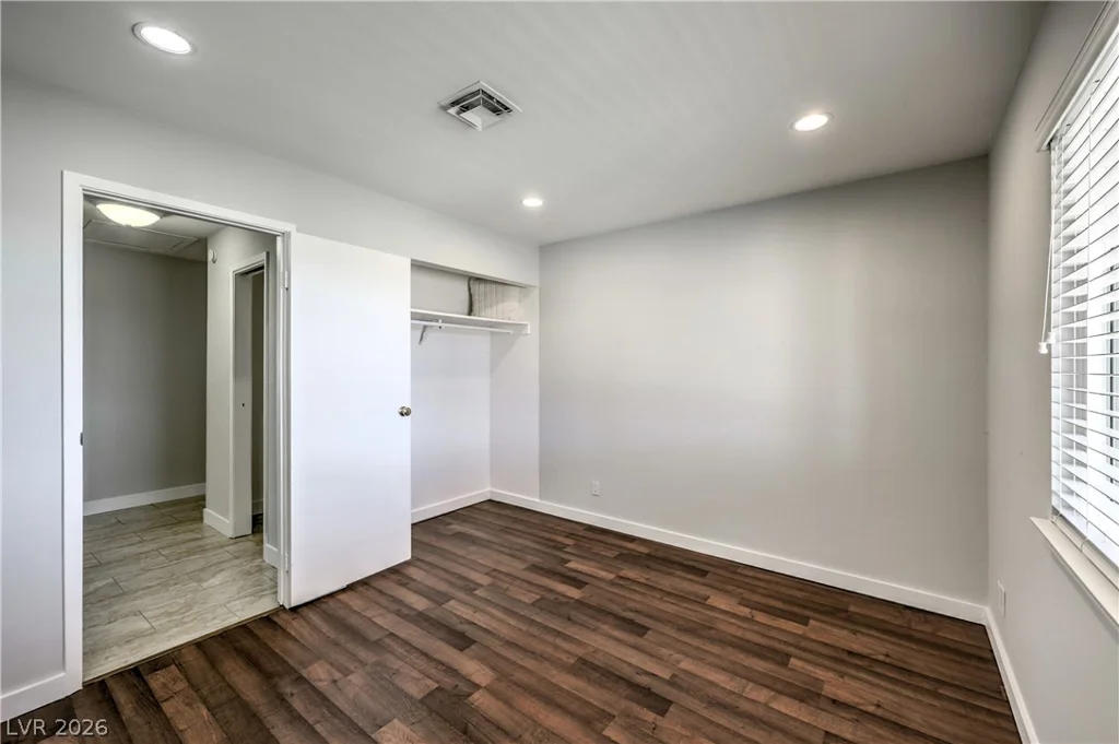 8910 Rosada Way, Las Vegas, NV 89149