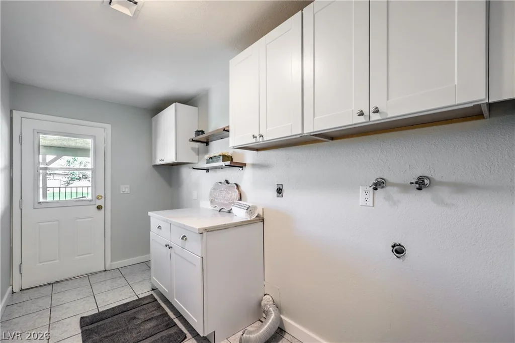 8910 Rosada Way, Las Vegas, NV 89149