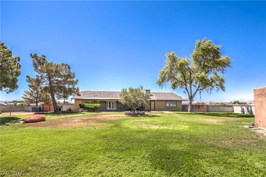 8910 Rosada Way, Las Vegas, NV 89149