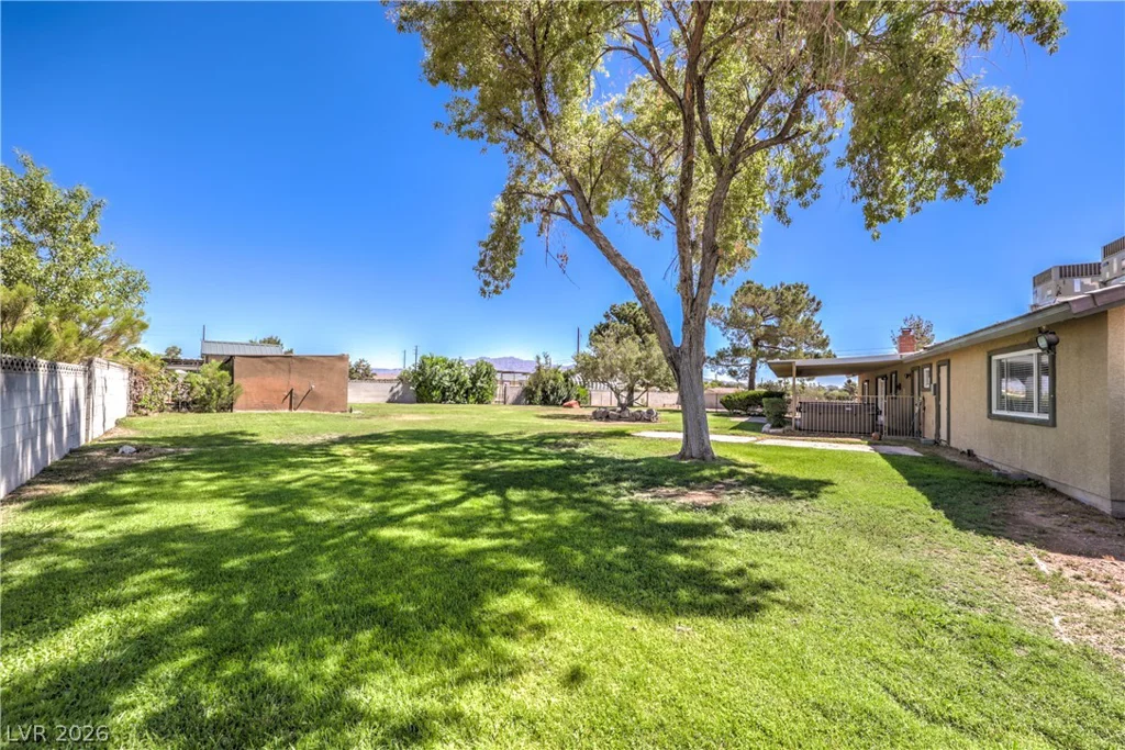 8910 Rosada Way, Las Vegas, NV 89149
