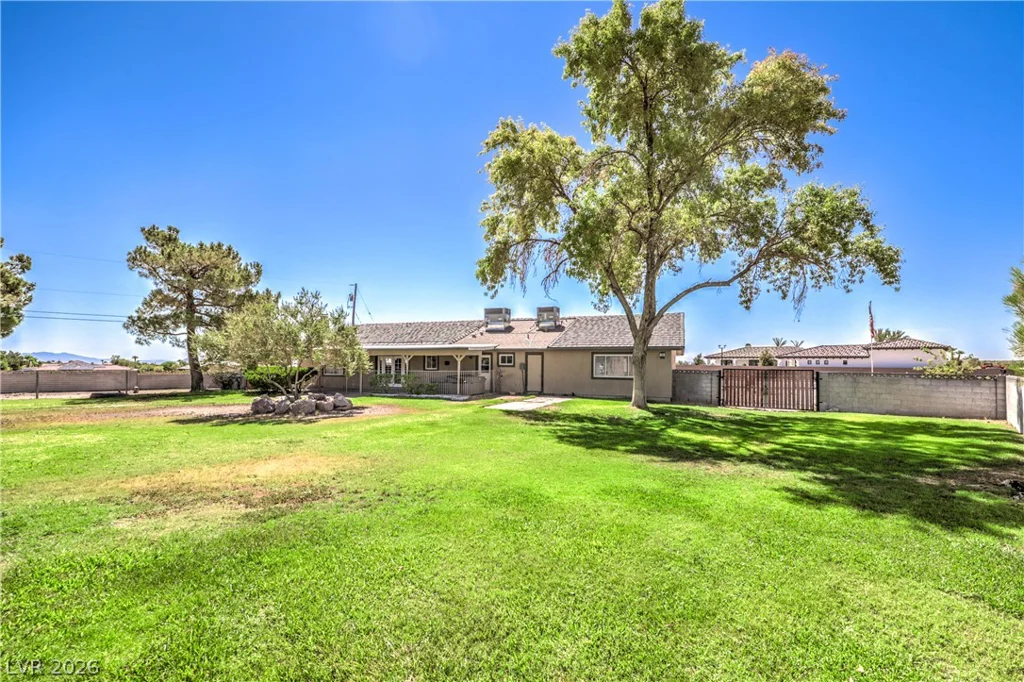 8910 Rosada Way, Las Vegas, NV 89149