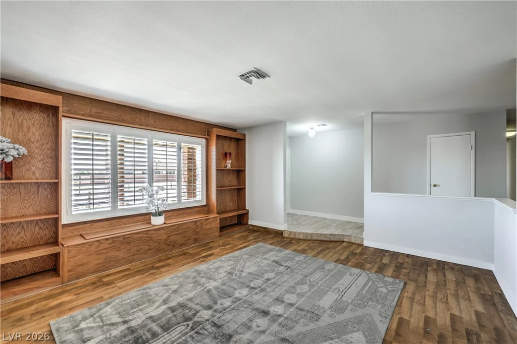 8910 Rosada Way, Las Vegas, NV 89149