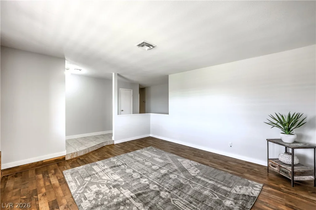 8910 Rosada Way, Las Vegas, NV 89149