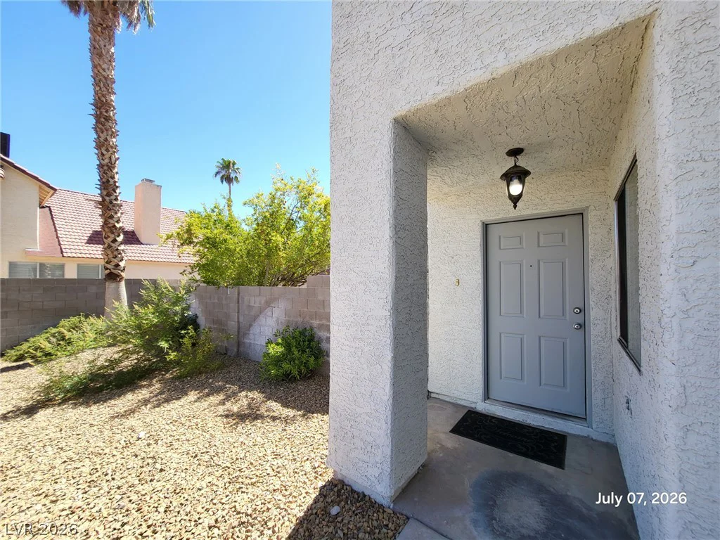 3305 Hyannis, Las Vegas, NV 89129