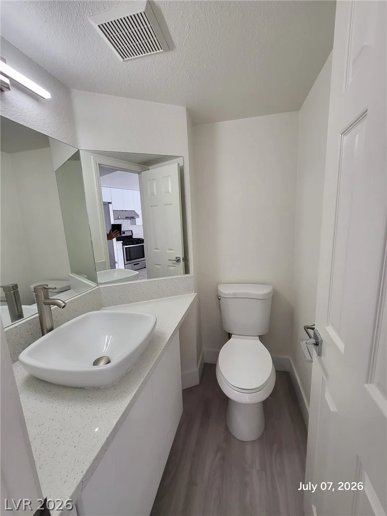 3305 Hyannis, Las Vegas, NV 89129