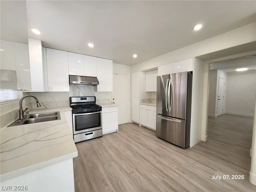 3305 Hyannis, Las Vegas, NV 89129