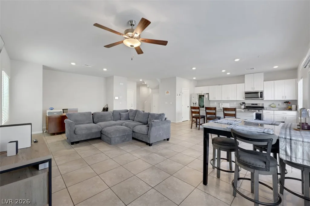 1054 Twincrest, North Las Vegas, NV 89032