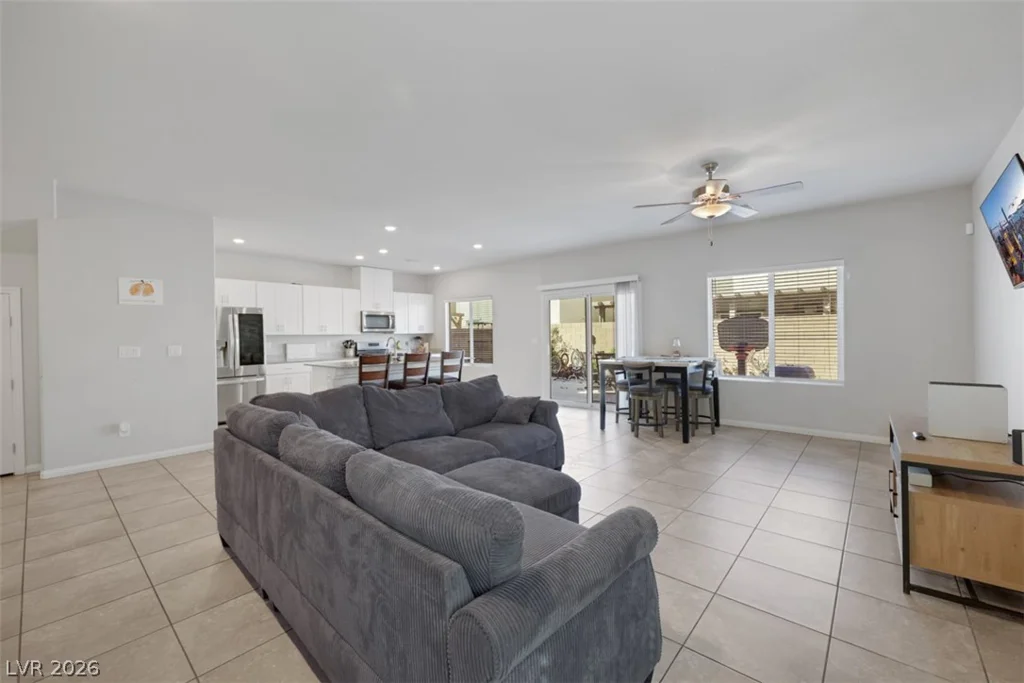 1054 Twincrest, North Las Vegas, NV 89032