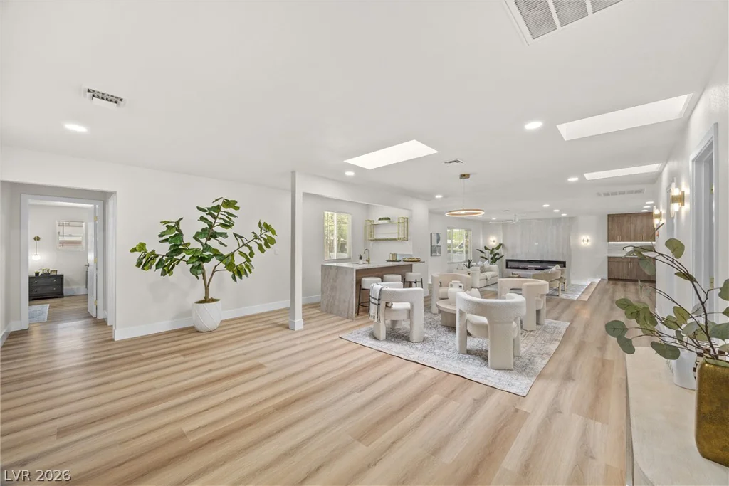 1242 Campbell, Las Vegas, NV 89102