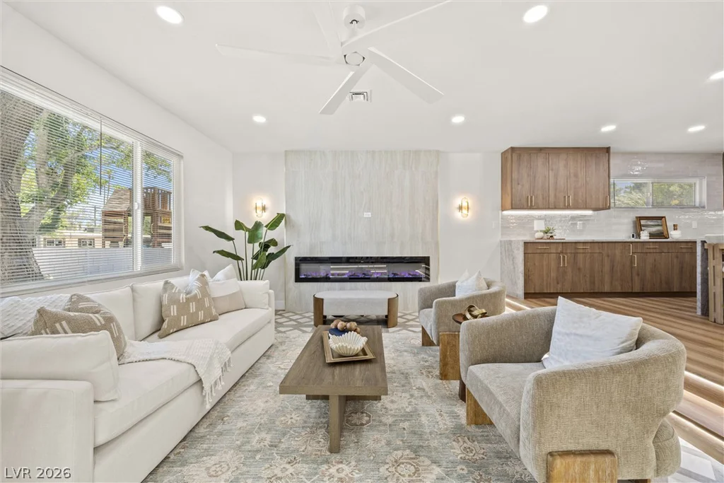 1242 Campbell, Las Vegas, NV 89102