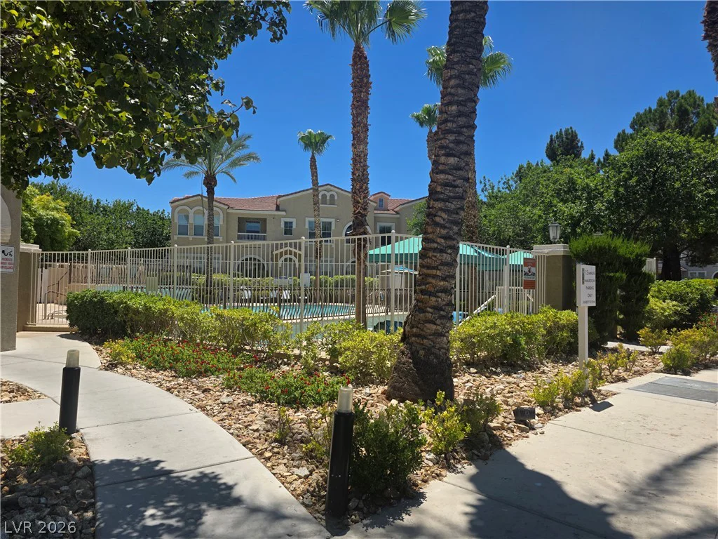 10001 Peace, Las Vegas, NV 89147