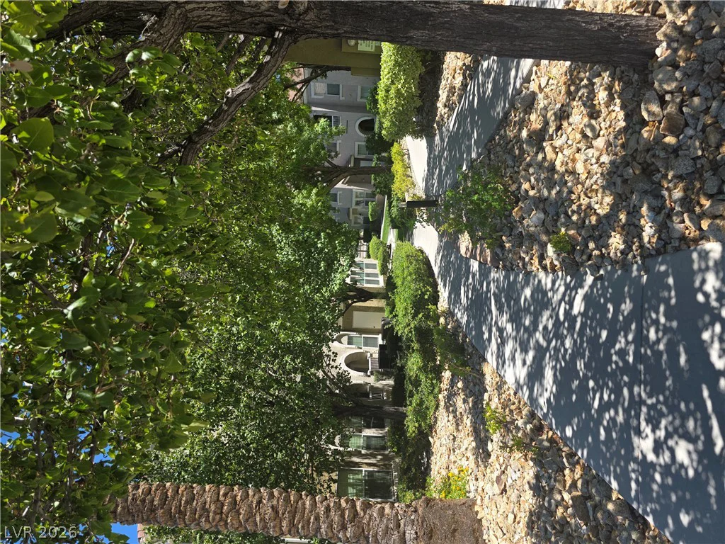10001 Peace, Las Vegas, NV 89147