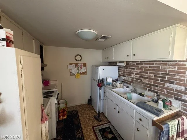 3831 Daisy, Las Vegas, NV 89119