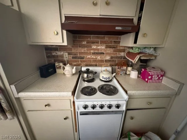 3831 Daisy, Las Vegas, NV 89119