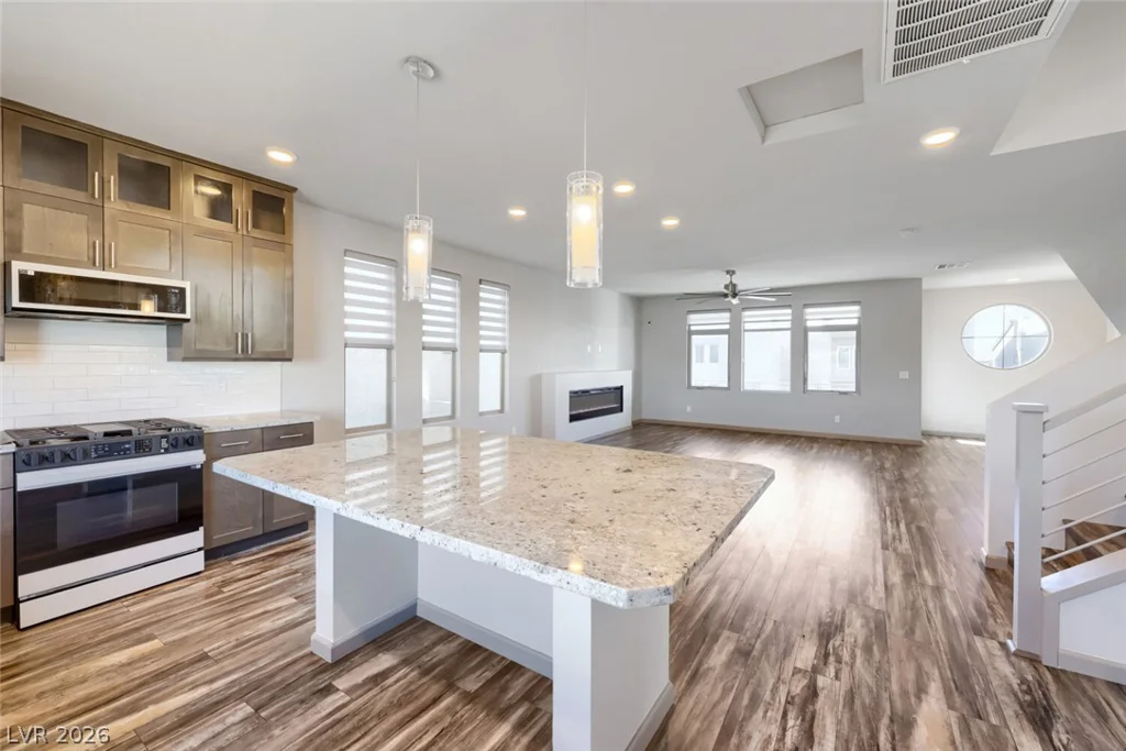8011 Haywood Estate, Las Vegas, NV 89113