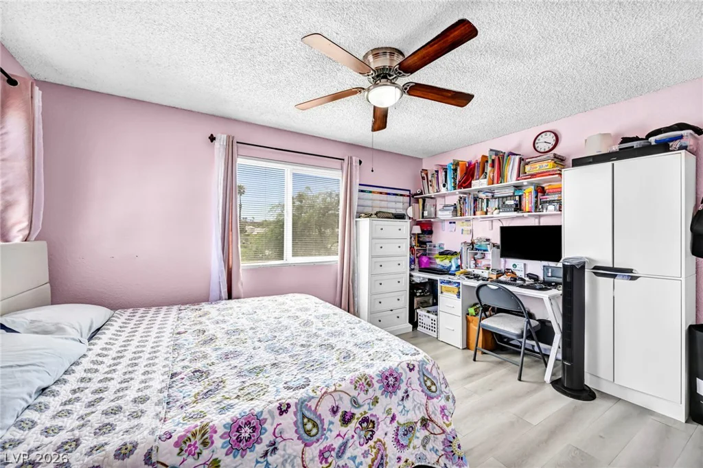 231 Mission Newport, Las Vegas, NV 89107